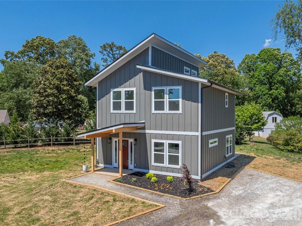 32 Oak Hill Road, Candler, NC 28715