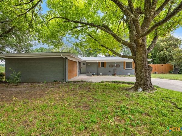 2215 N 9th Street, Temple, TX 76501