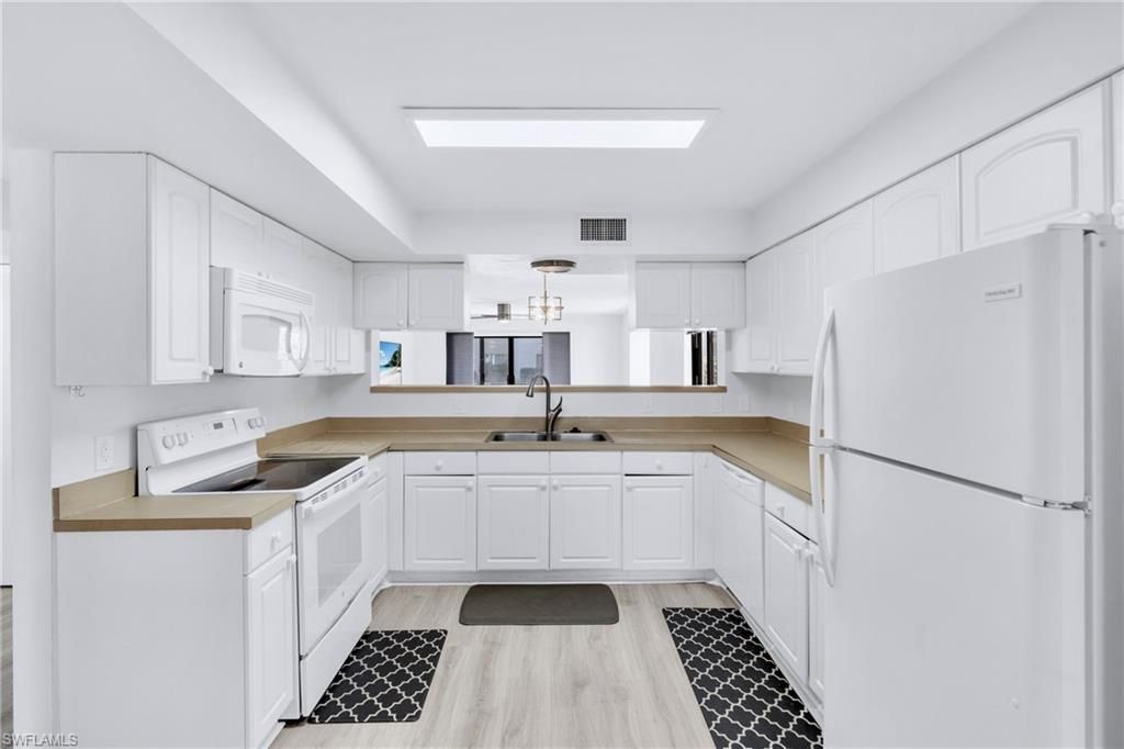 910 Vanderbilt Beach Rd , Unit 315, Naples, FL 34108 Photo
