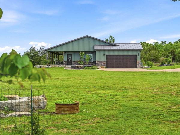 11830 Farm Road 1195, Aurora, MO 65605