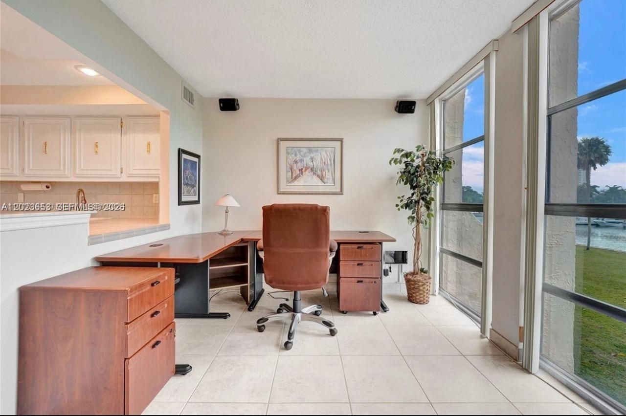 601 Three Islands Blv, Unit 205, Hallandale Beach, FL 33009 Photo