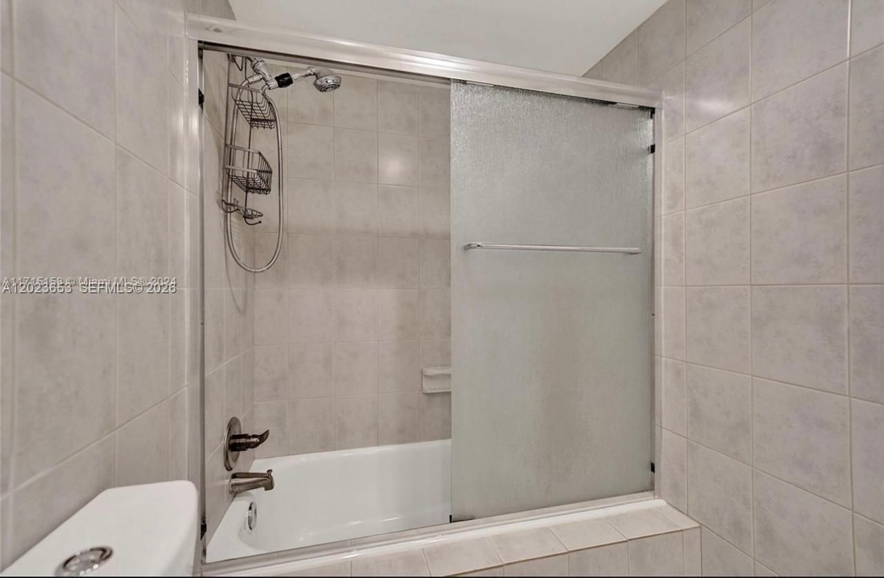 601 Three Islands Blv, Unit 205, Hallandale Beach, FL 33009 Photo