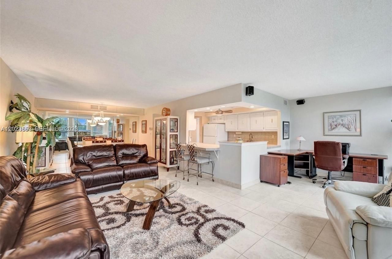 601 Three Islands Blv, Unit 205, Hallandale Beach, FL 33009 Photo