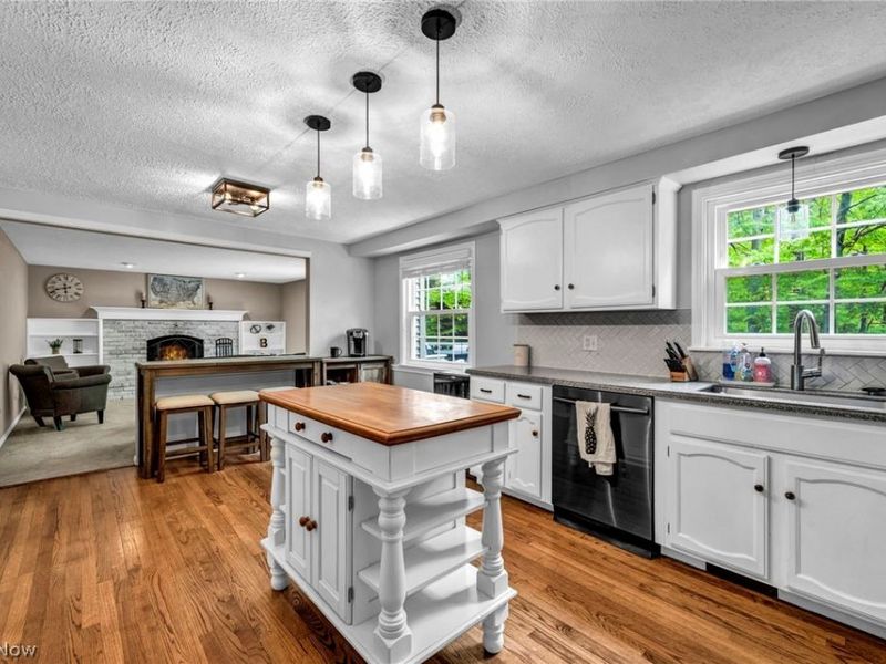 16561 N White Oaks Drive, Strongsville, OH 44136 Photo 14