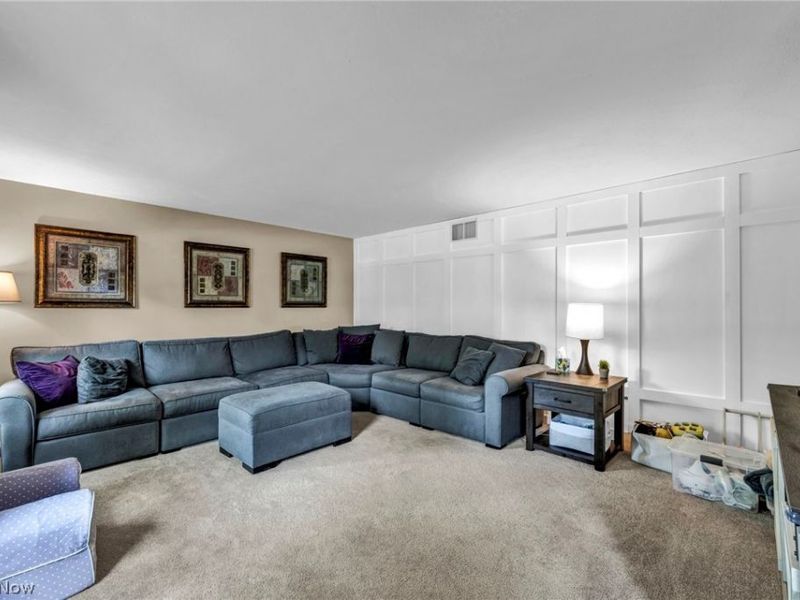 16561 N White Oaks Drive, Strongsville, OH 44136 Photo 8