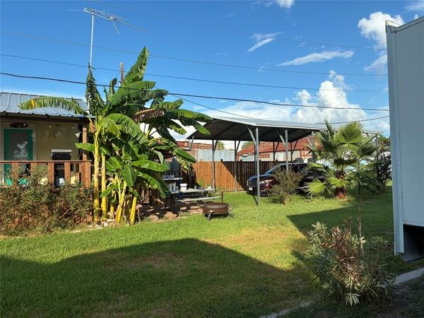 804 W Madison Avenue, Port O Connor, TX 77982