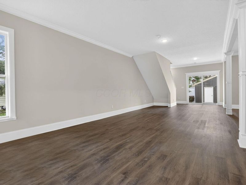 577 S Napoleon Avenue, Columbus, OH 43213 Photo 8