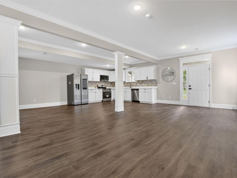 577 S Napoleon Avenue, Columbus, OH 43213 Photo 9