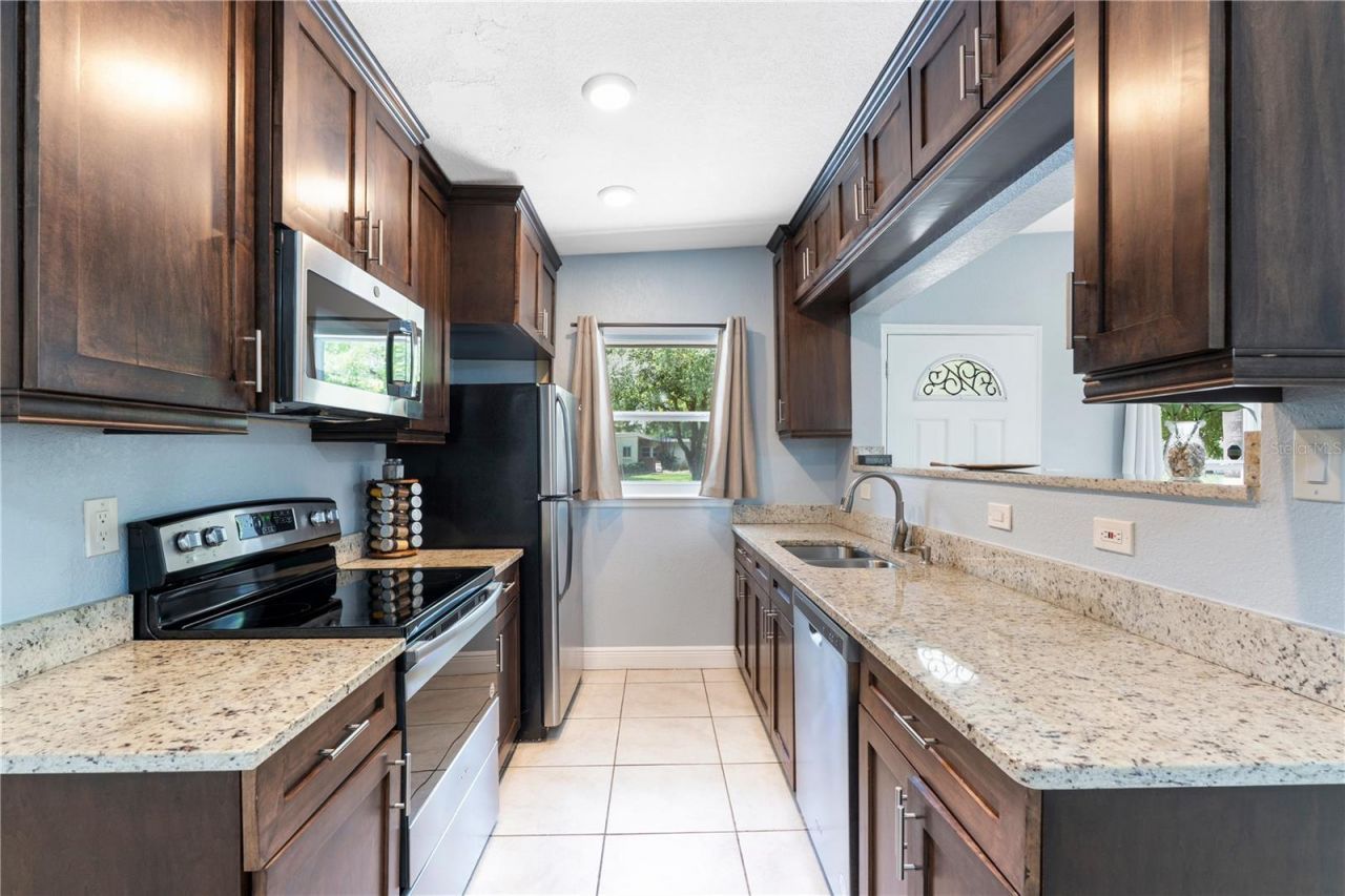 5637 Kalmia Drive, Orlando, FL 32807 Photo