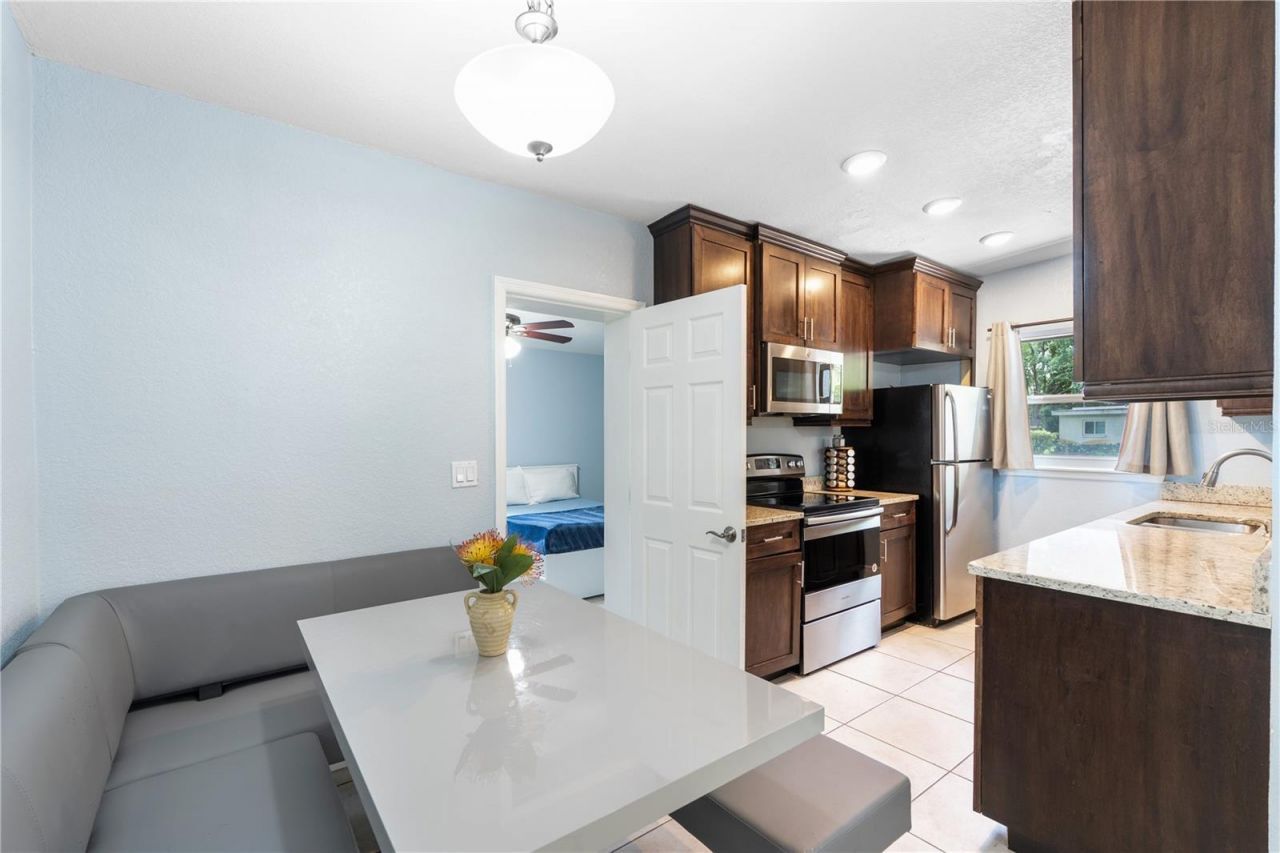 5637 Kalmia Drive, Orlando, FL 32807 Photo
