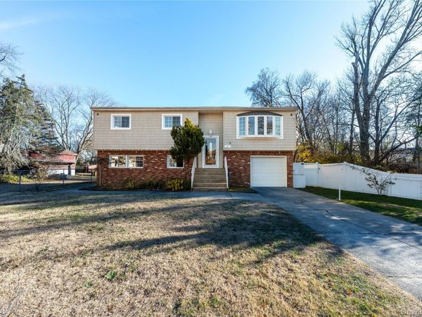 361 Nevada Street , Lindenhurst, NY 11757