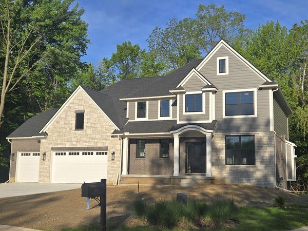 5850 Windrift Court, West Bloomfield, MI 48324