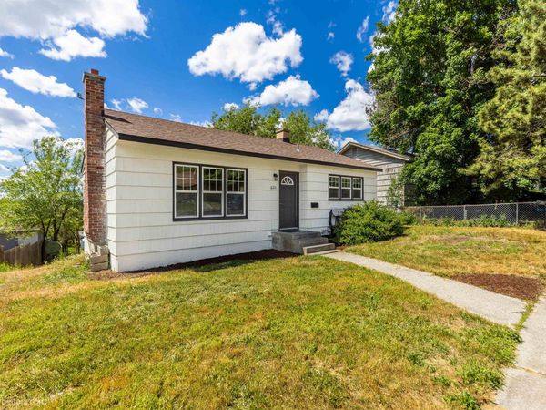 6211 N SUTHERLIN St, Spokane, WA 99205