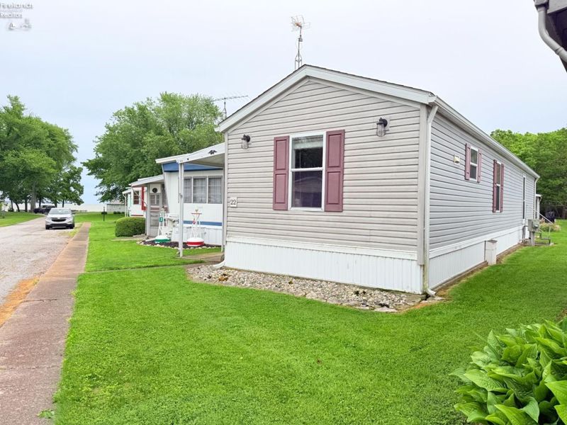 3575 NE Catawba Road, Unit 22, Port Clinton, OH 43452 Photo 3