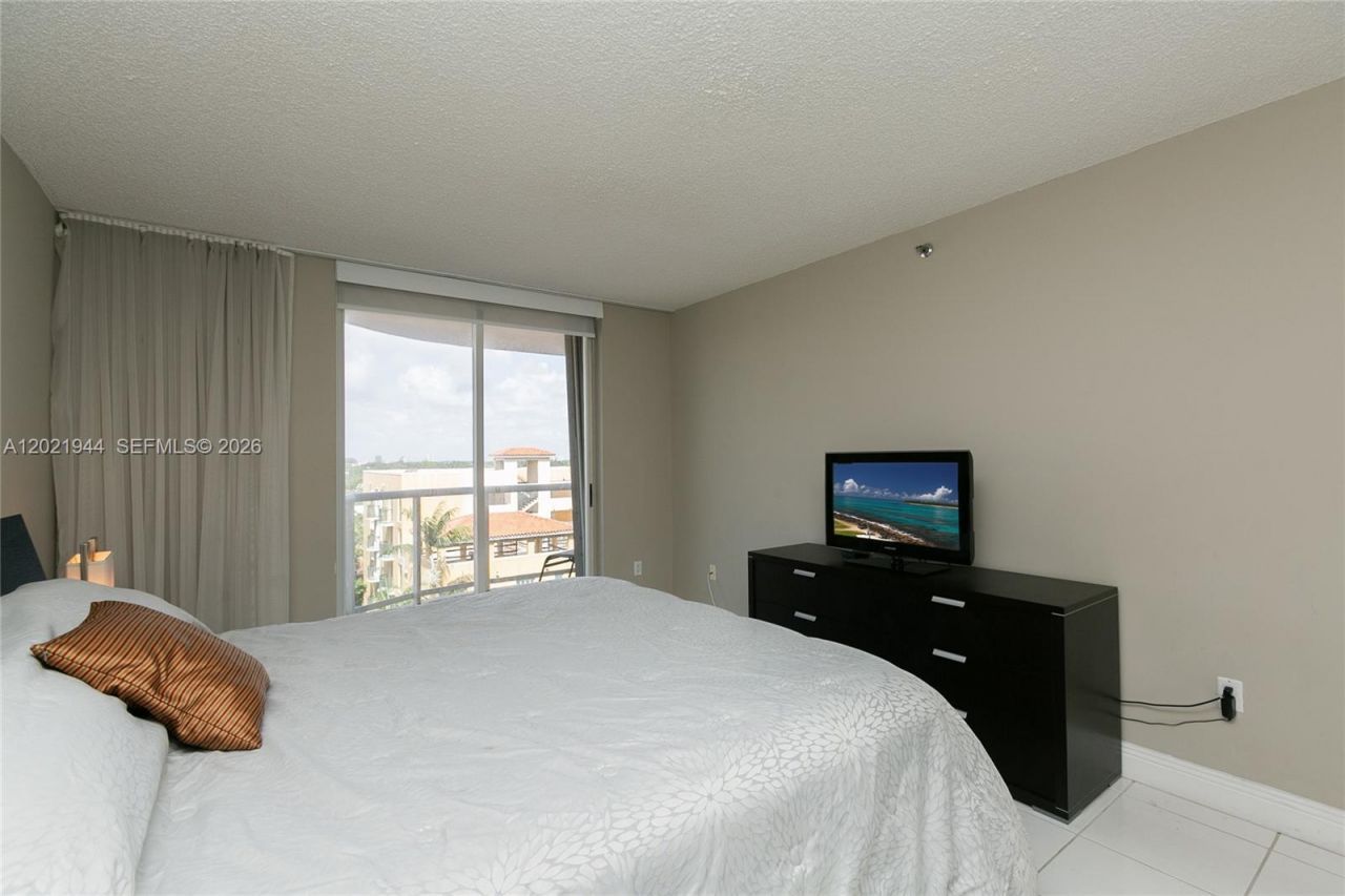 8855 Collins Ave, Unit 6F, Surfside, FL 33154 Photo