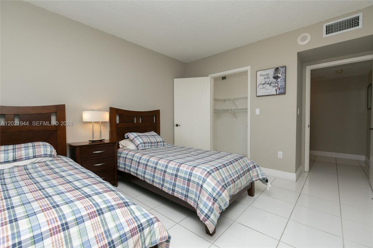 8855 Collins Ave, Unit 6F, Surfside, FL 33154 Photo