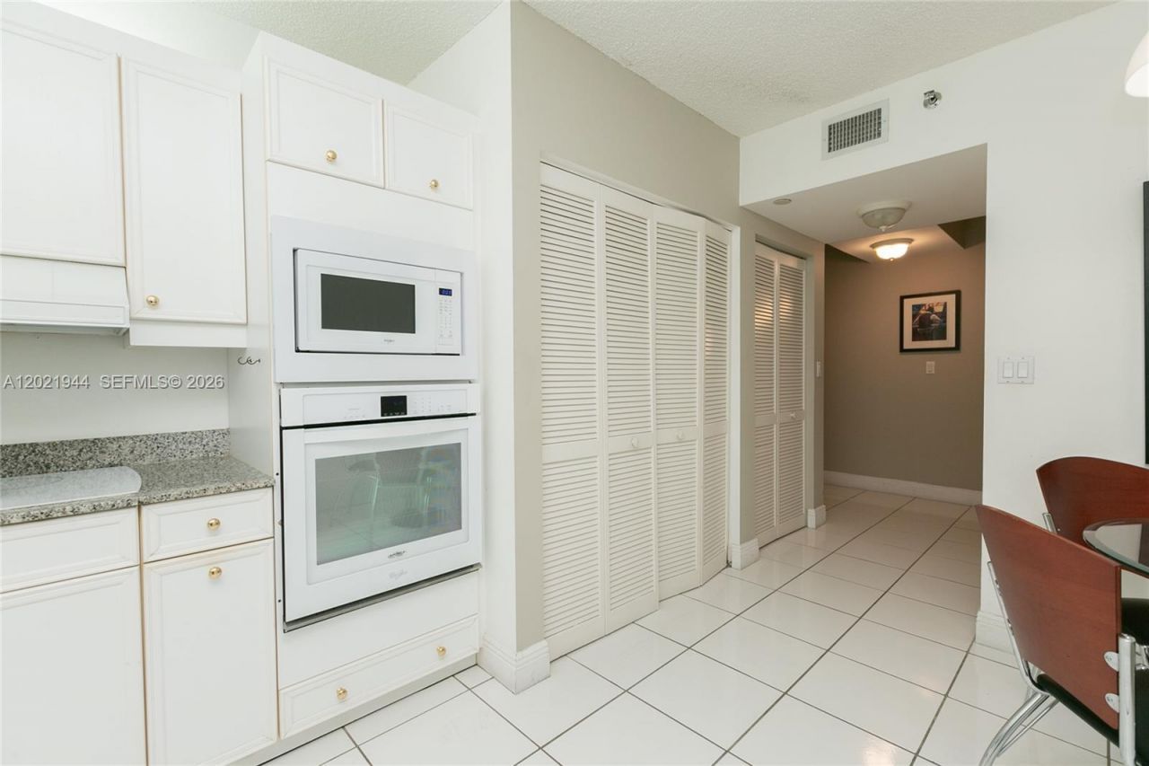 8855 Collins Ave, Unit 6F, Surfside, FL 33154 Photo