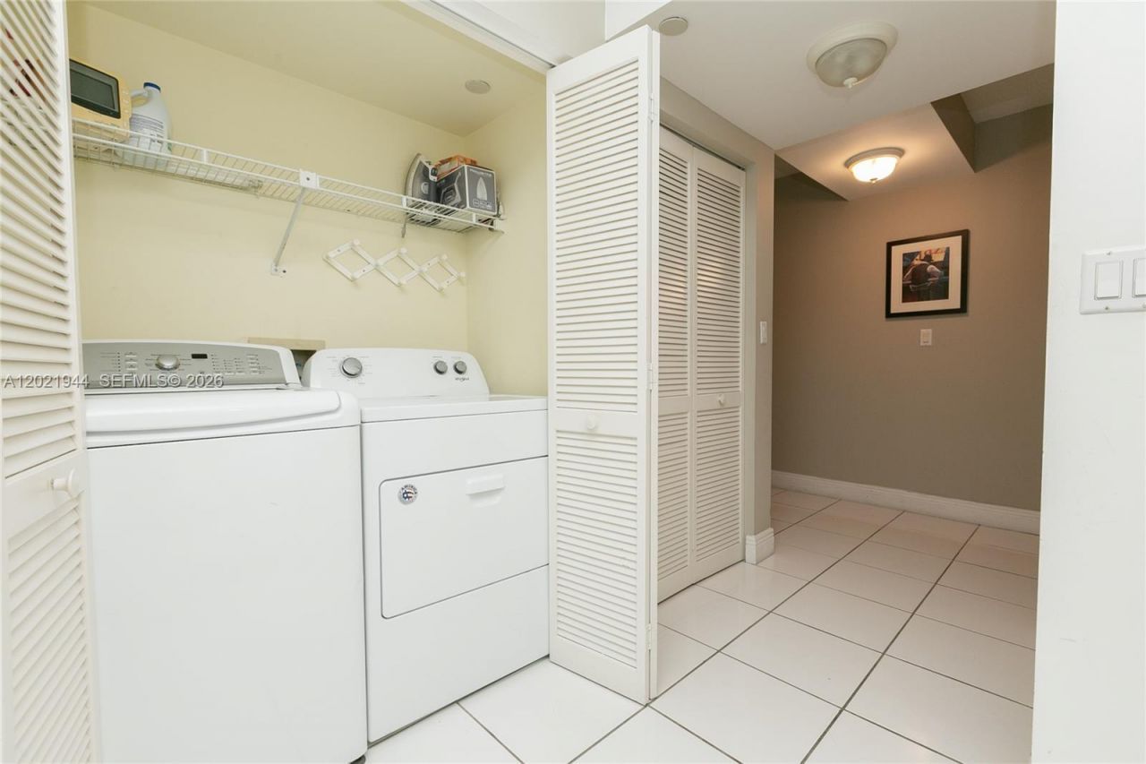 8855 Collins Ave, Unit 6F, Surfside, FL 33154 Photo