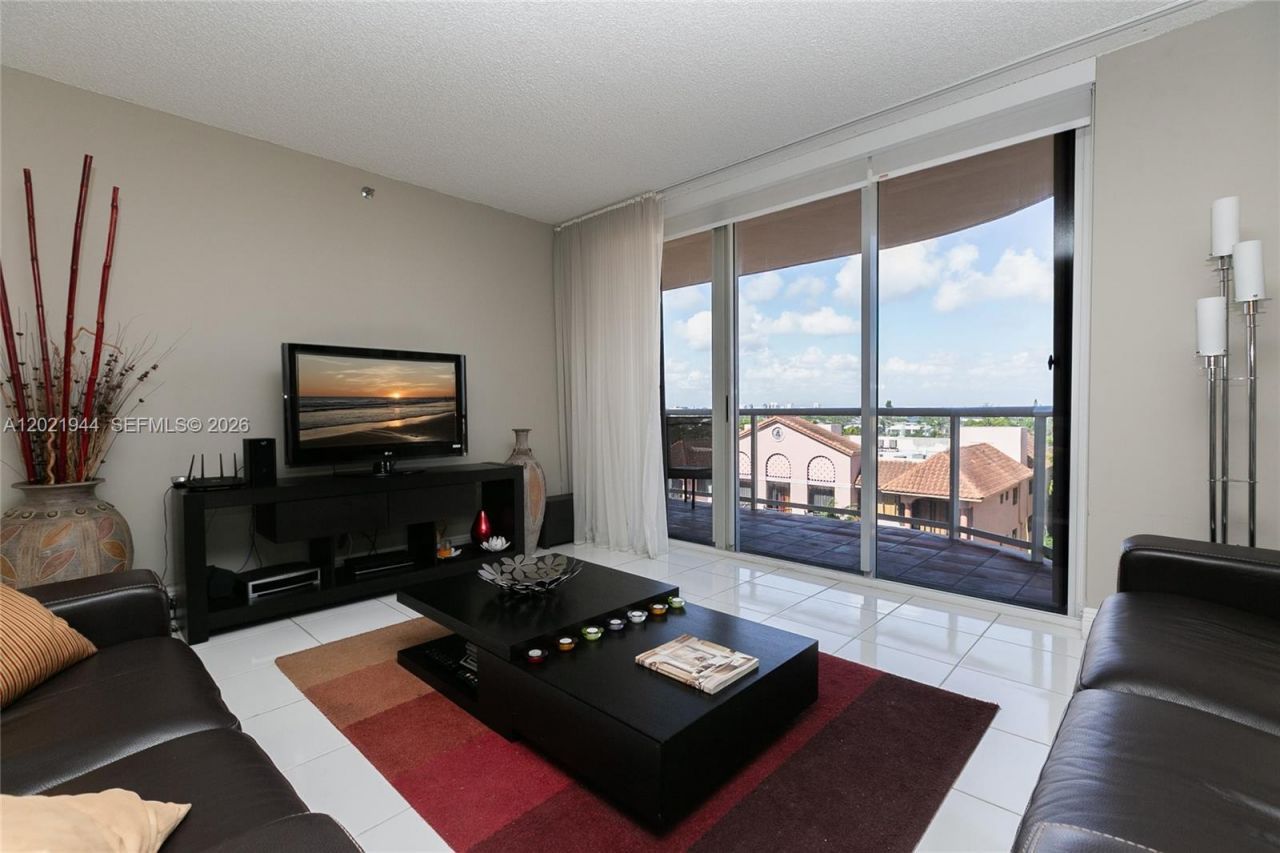 8855 Collins Ave, Unit 6F, Surfside, FL 33154 Photo