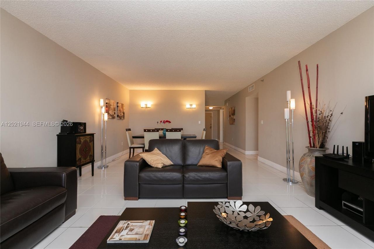 8855 Collins Ave, Unit 6F, Surfside, FL 33154 Photo