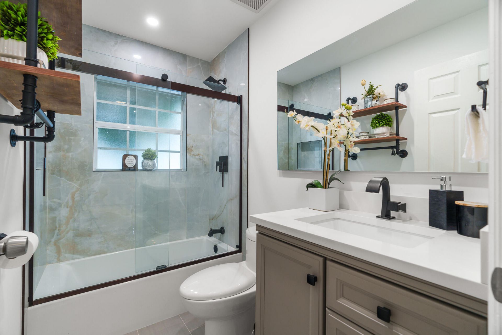 533 NE 1st Avenue, Deerfield Beach, FL 33441 Photo