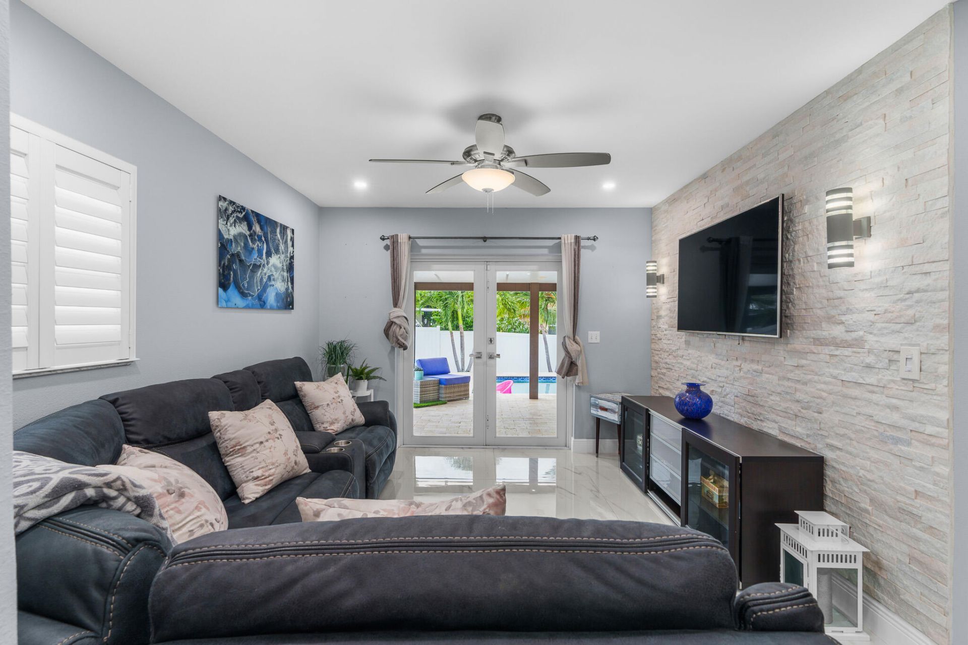 533 NE 1st Avenue, Deerfield Beach, FL 33441 Photo