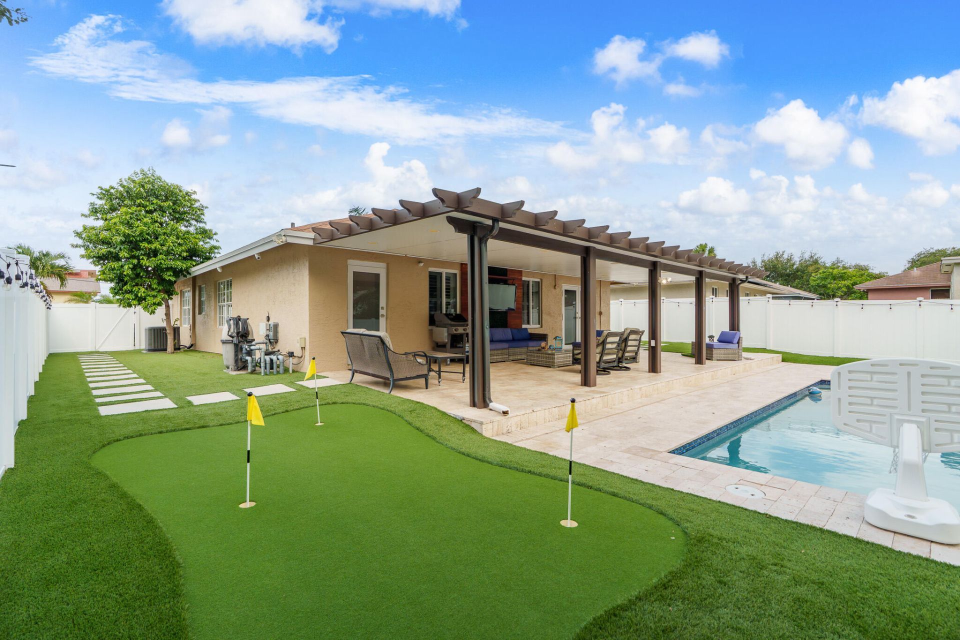 533 NE 1st Avenue, Deerfield Beach, FL 33441 Photo