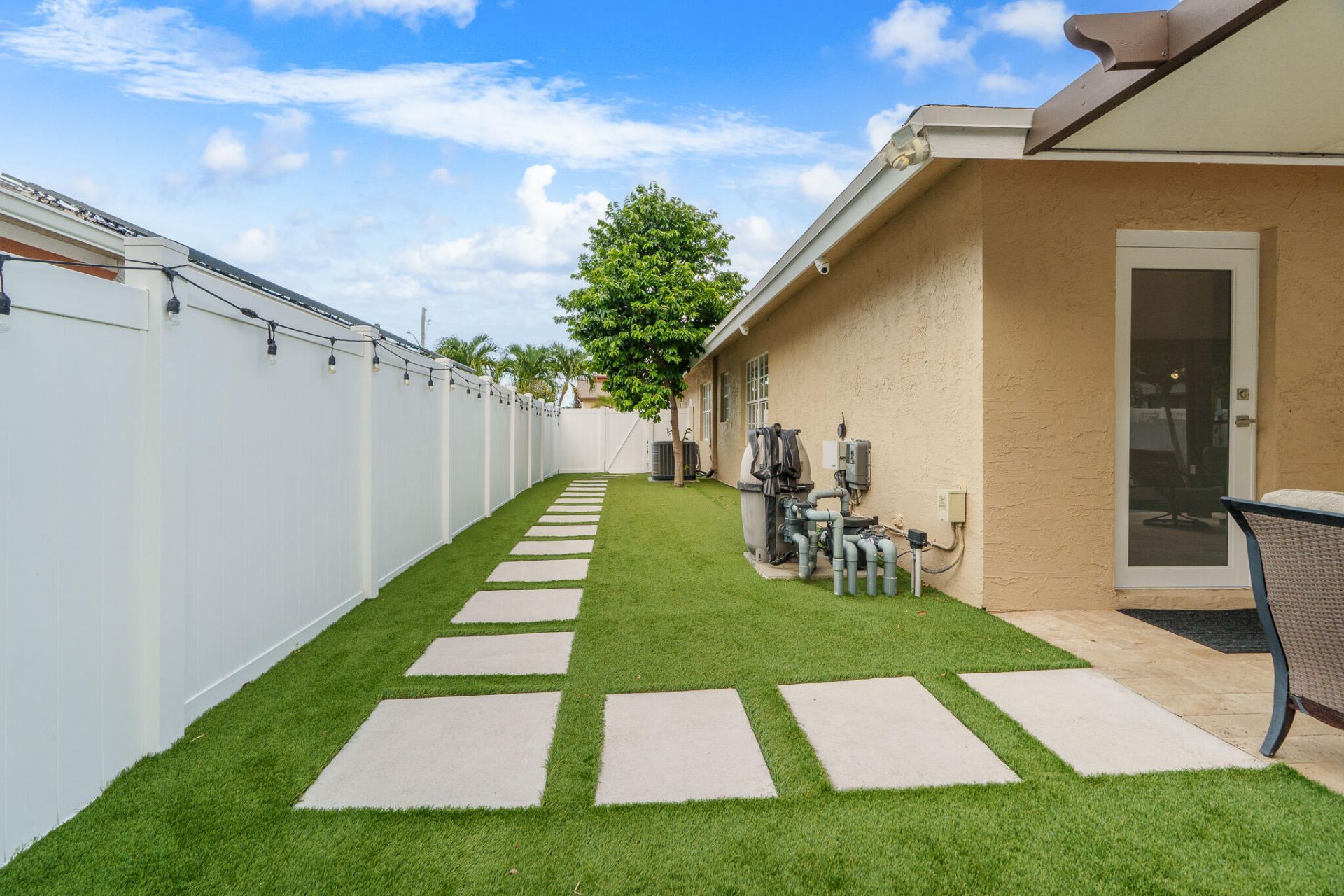533 NE 1st Avenue, Deerfield Beach, FL 33441 Photo