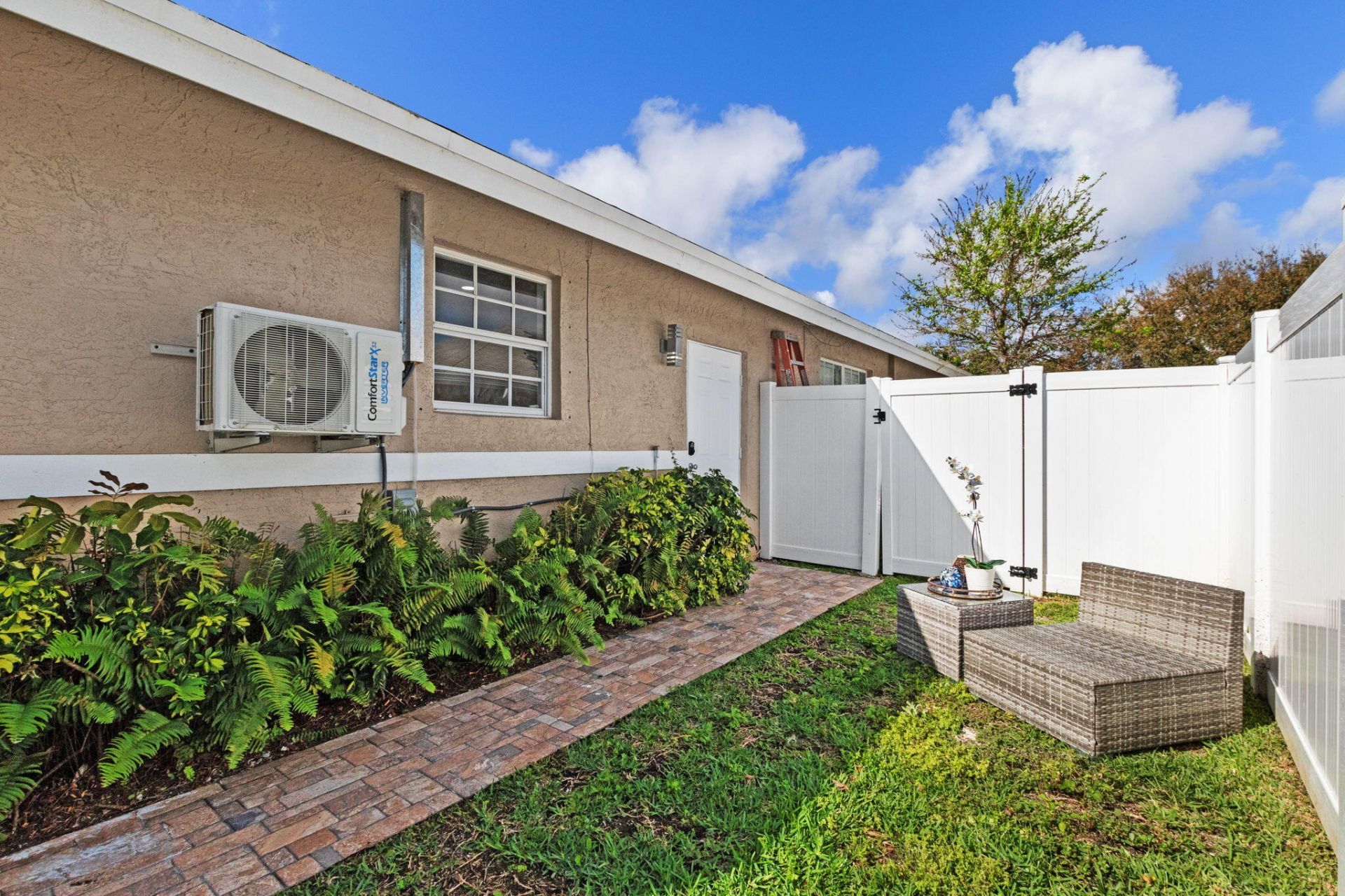 533 NE 1st Avenue, Deerfield Beach, FL 33441 Photo