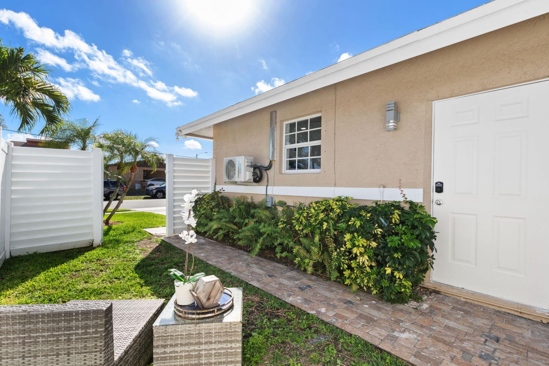 533 NE 1st Avenue, Deerfield Beach, FL 33441 Photo