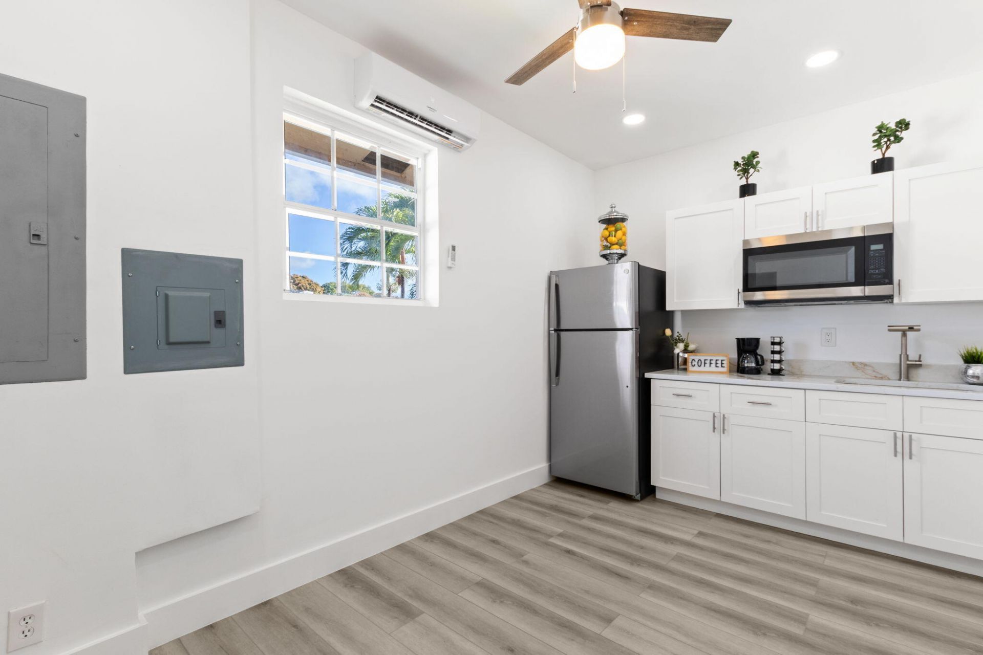 533 NE 1st Avenue, Deerfield Beach, FL 33441 Photo
