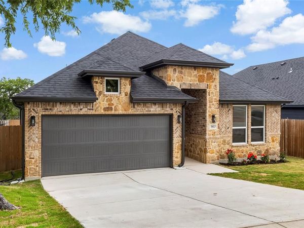 1613 Avenue D, Fort Worth, TX 76104
