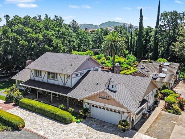 25 Amberwood Ln, Walnut Creek, CA 94598