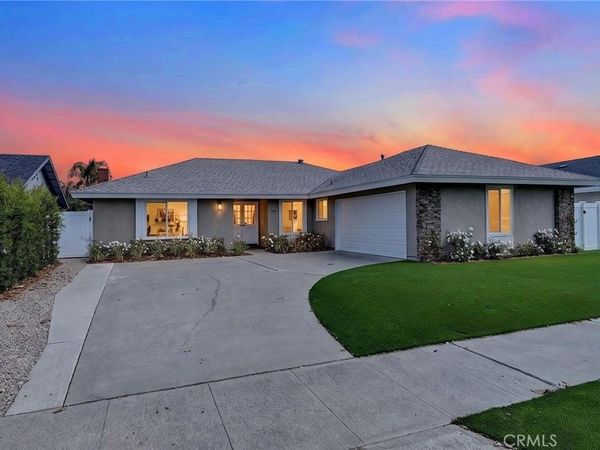 709 E Meadowbrook, Orange, CA 92865