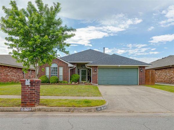 904 SE 36th Street, Moore, OK 73160