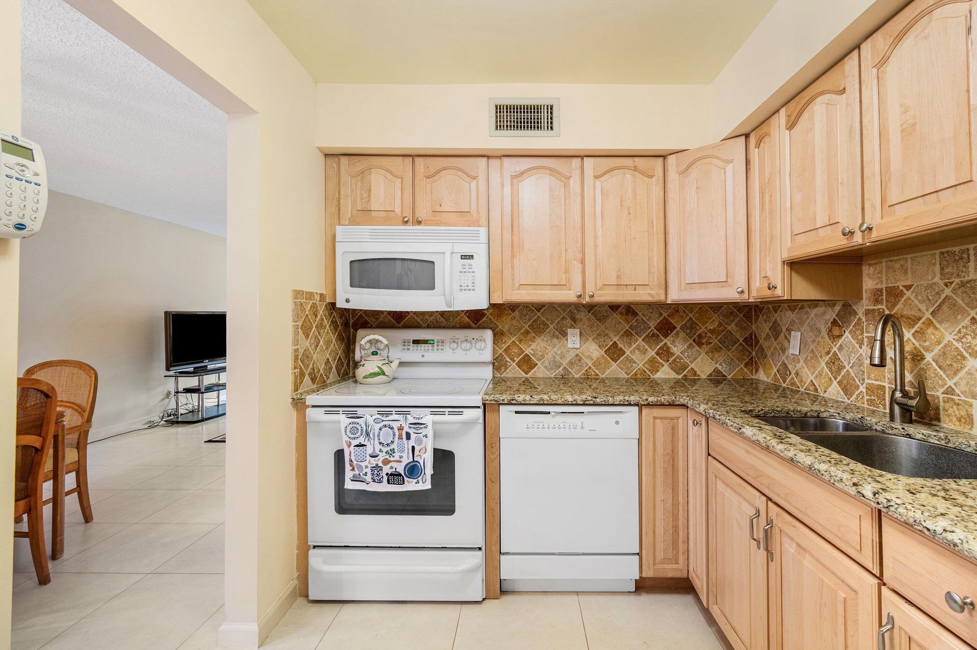9810 Pineapple Tree Drive, Unit 101, Boynton Beach, FL 33436 Photo