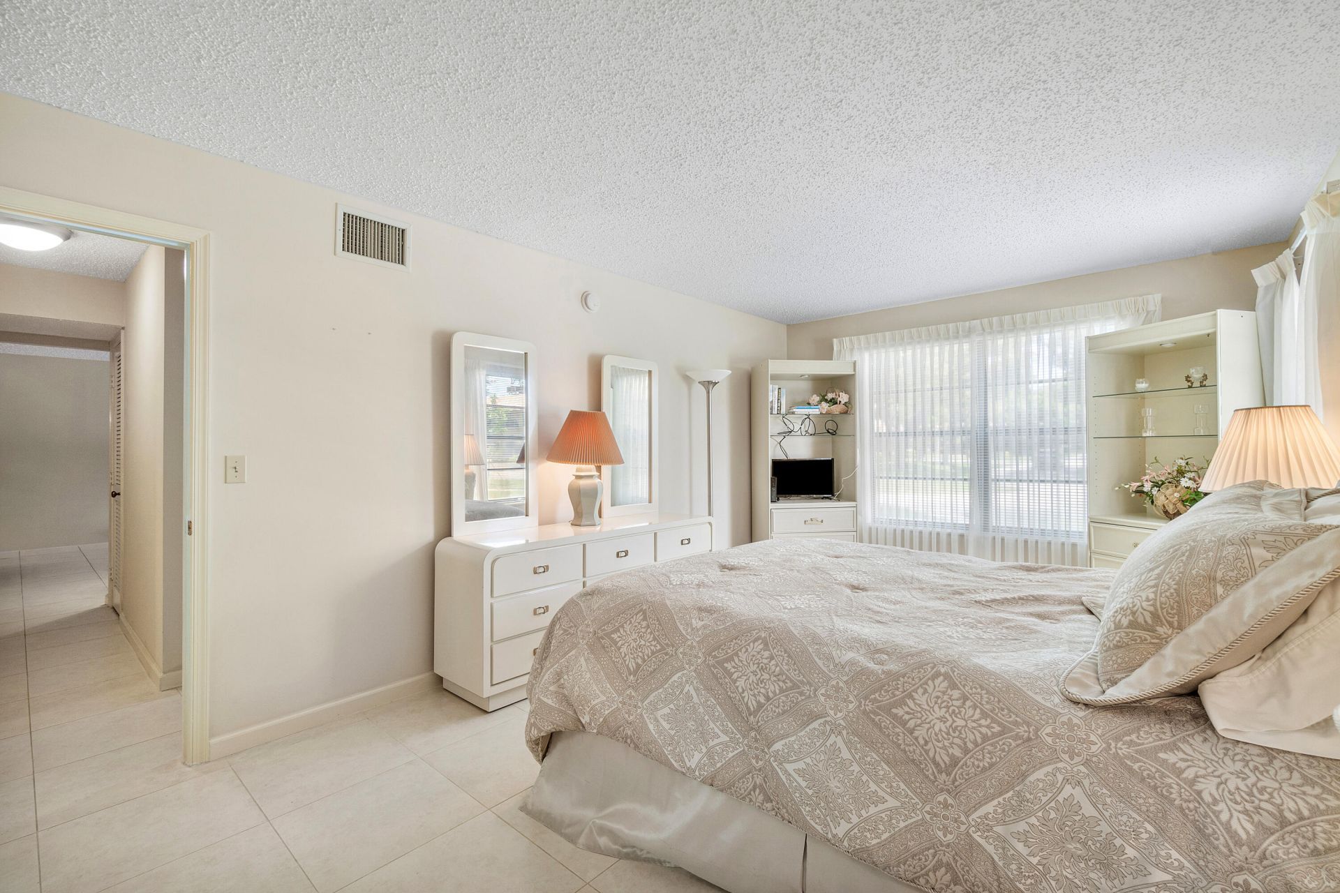 9810 Pineapple Tree Drive, Unit 101, Boynton Beach, FL 33436 Photo