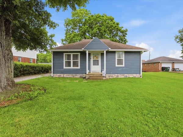 12 E North Street, New Palestine, IN 46163