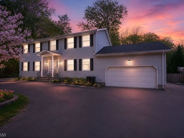 110 Edgewood Ave, Green Brook, NJ 08812