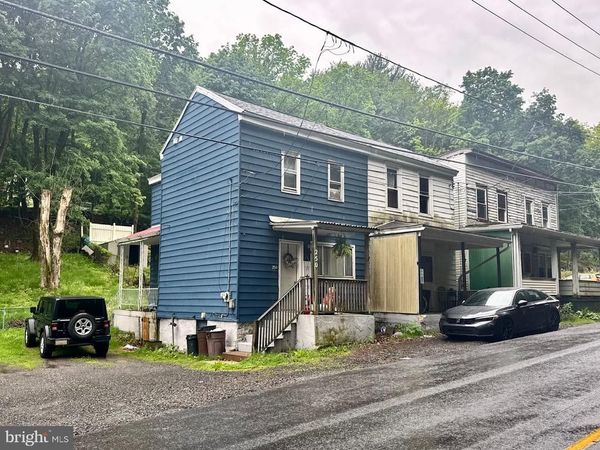 250-248 MILL CREEK AVENUE, POTTSVILLE, PA 17901