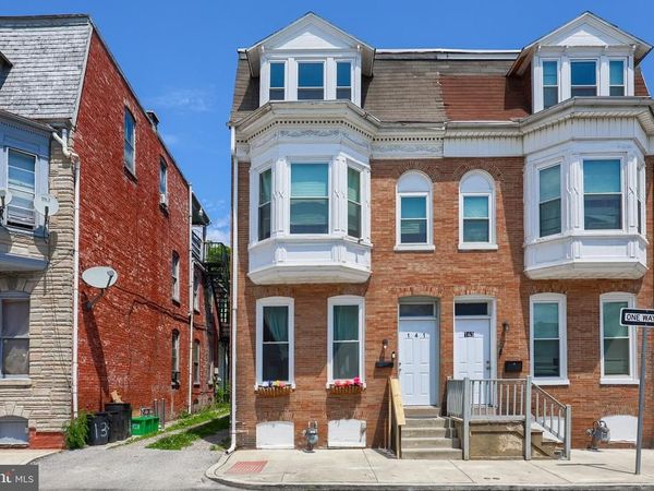 141 S WEST STREET, YORK, PA 17401