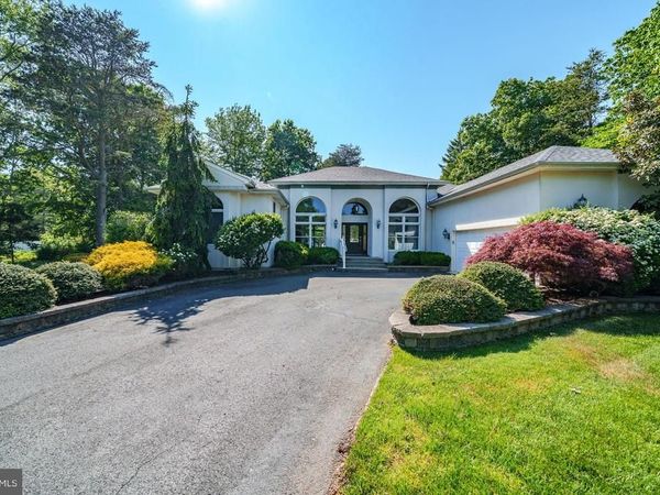 11 HOLLY KNOLL DRIVE , CAPE MAY COURT HOUSE, NJ 08210