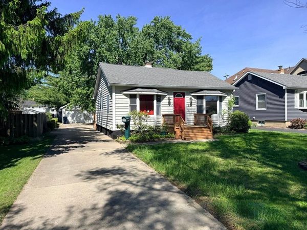 827 N Loomis Street , Naperville, IL 60563