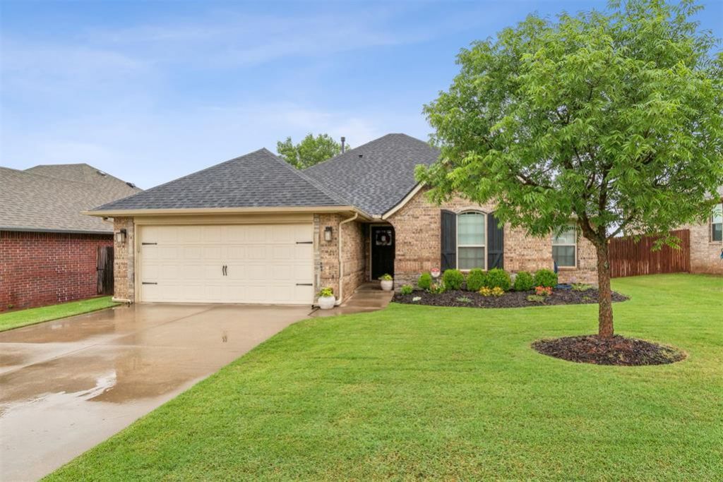 2340 Santa Monica Street, Edmond, OK 73034 Main Photo