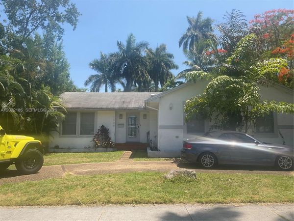 1206 Tyler St , Hollywood, FL 33019