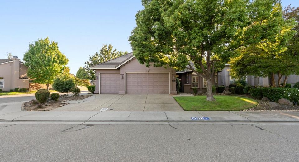 933 Golden Oak Dr, Lodi, CA 95242 Photo