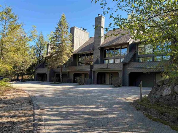 5851 S Pleasantview Road, Unit 8, Harbor Springs, MI 49740