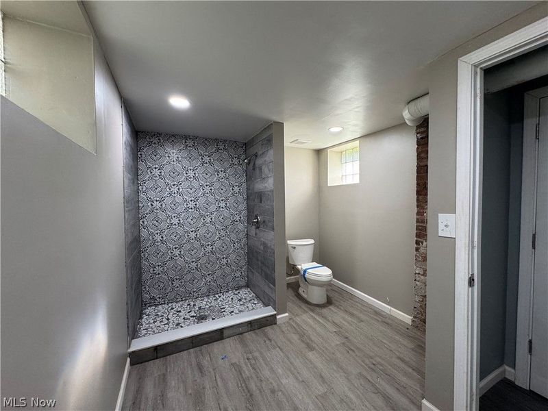 9508 Empire Avenue, Cleveland, OH 44108 Photo 13