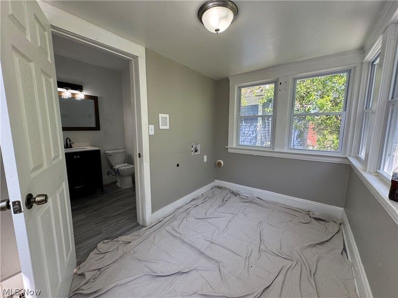 9508 Empire Avenue, Cleveland, OH 44108 Photo 19