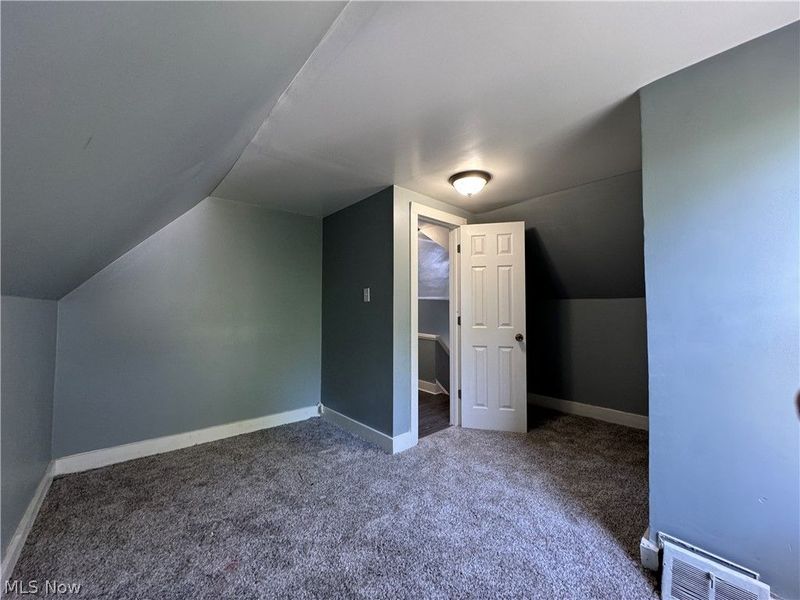 9508 Empire Avenue, Cleveland, OH 44108 Photo 28